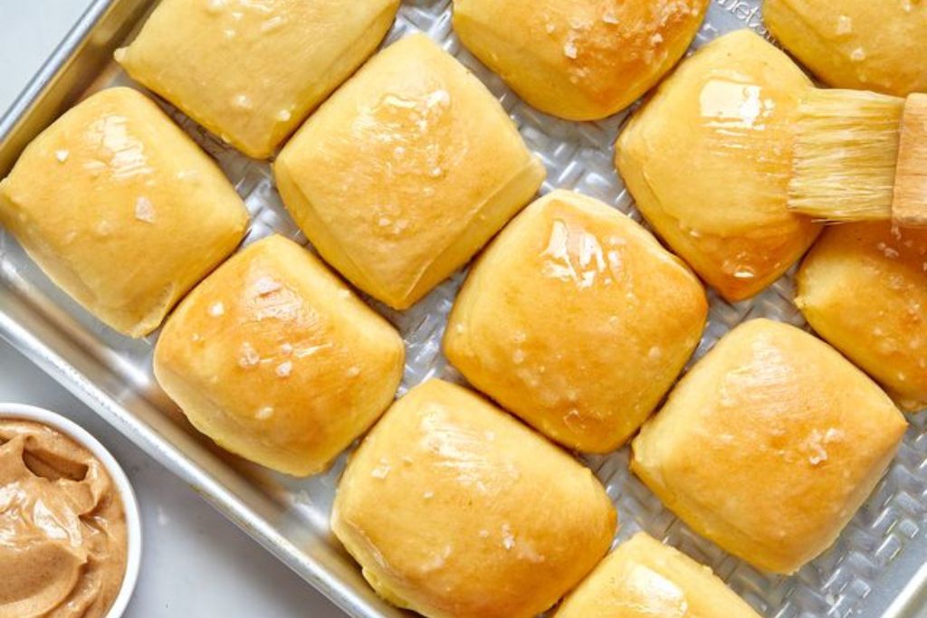 Texas Roadhouse Rolls Recipe | Rolls Calories with Nutrition